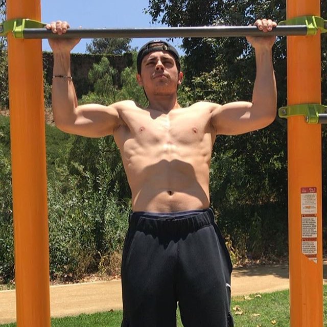 Jake T Austin shirtless pics and workout vid from IG.