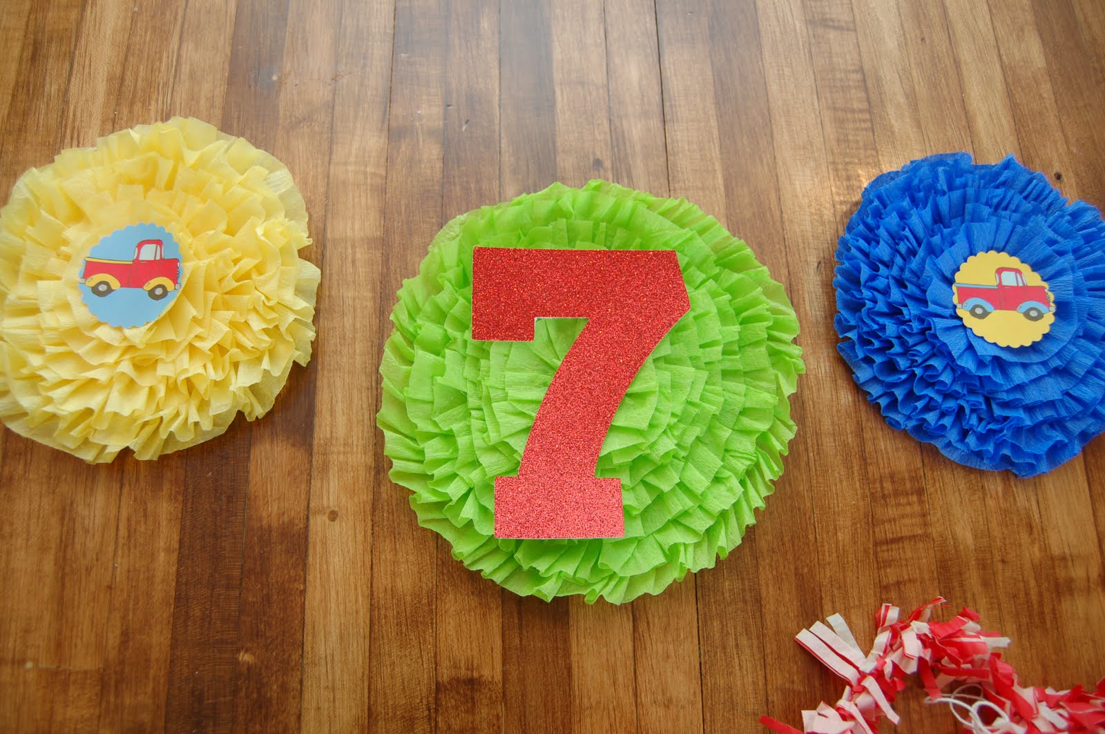 Maddyson's Lane Crepe Paper Banner DIY