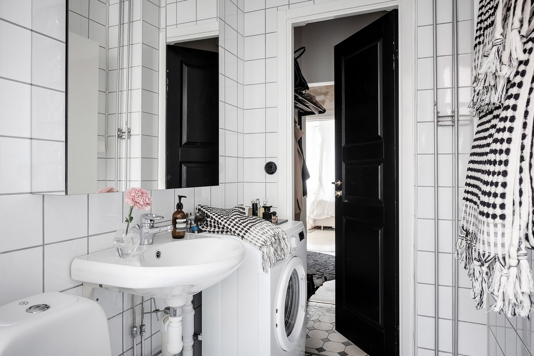 Sustainable Style with Bamboo Shelves + a Touch of Vintage