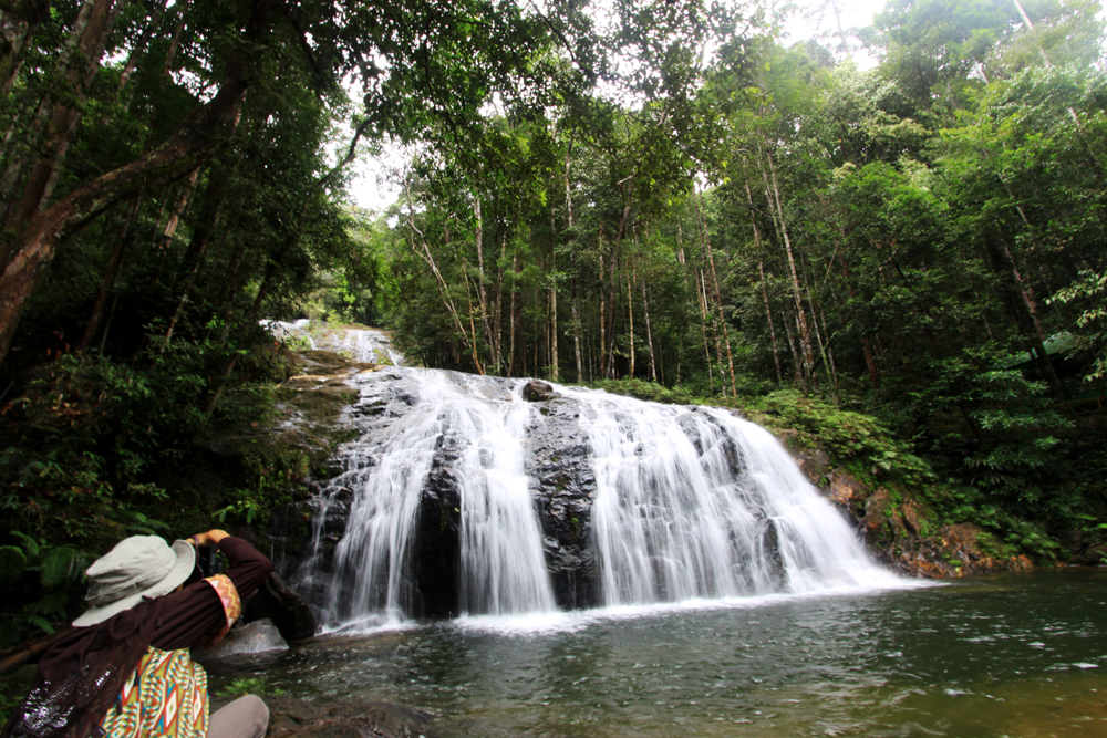 Inilah Pesona Air Terjun Resun Lingga - PLH Indonesia