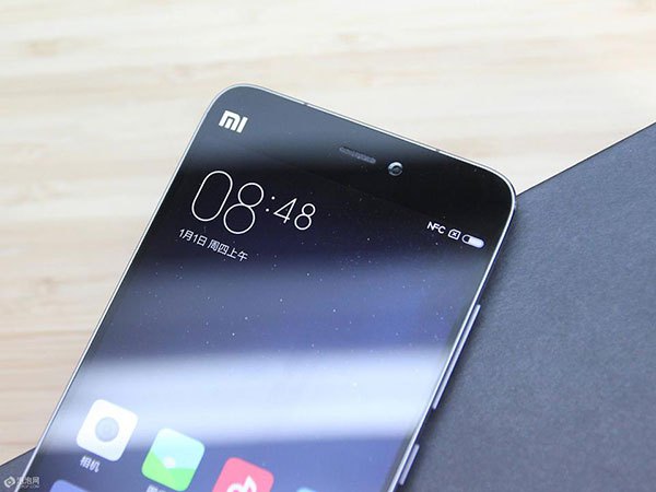 Xiaomi Mi 5: Πρώτο unboxing και 200 χιλιάδες πωλήσεις σε μία ημέρα για το Xiaomi Mi 4S