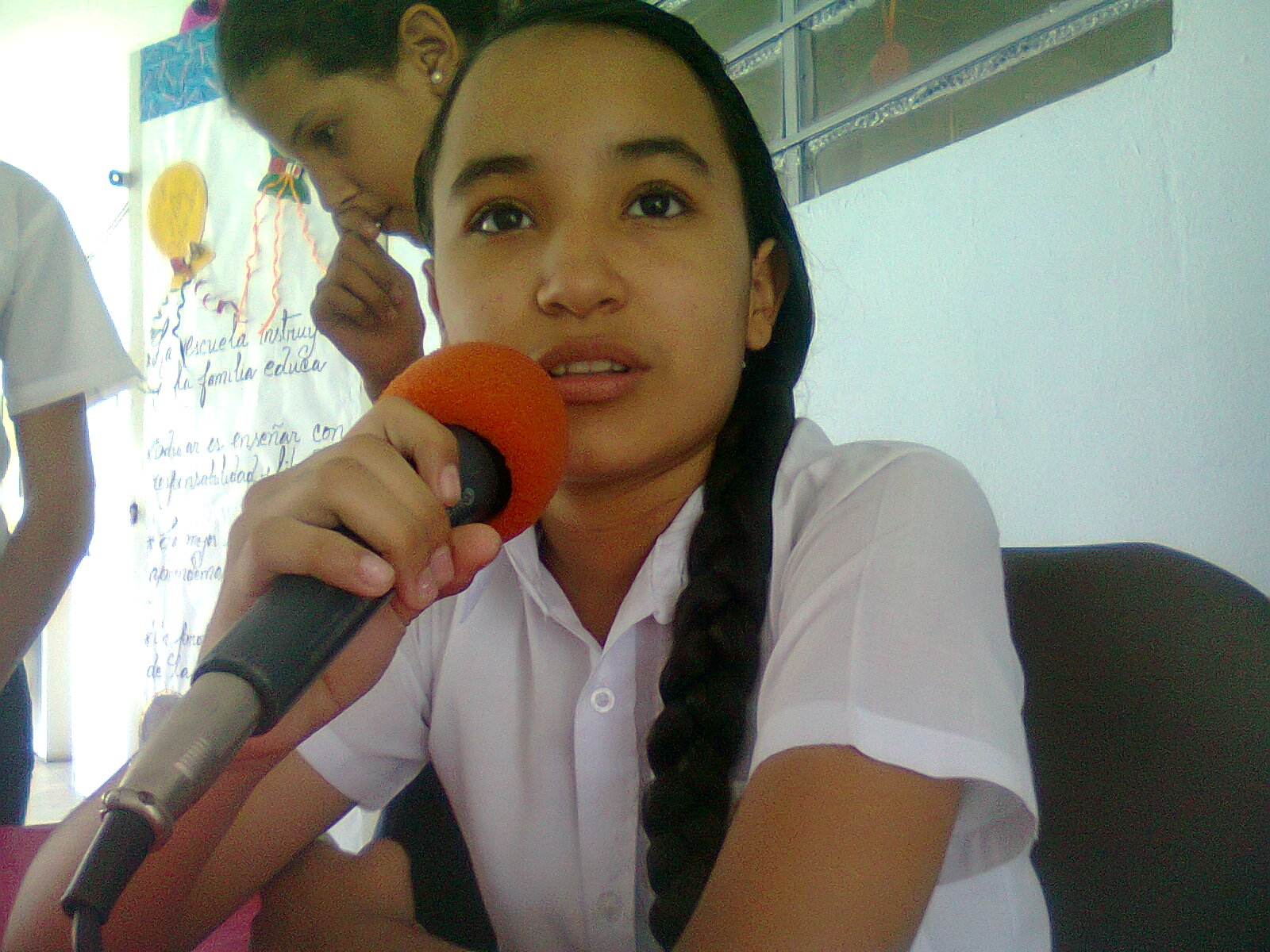 LEONELA BENITEZ, ESTUDIANTE DE SEXTO GRADO, 6 AÑOS EN RADIO