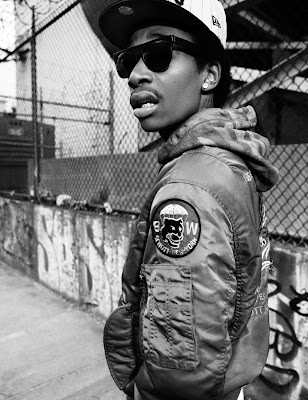 popYEAH!: Wiz Khalifa Rolls Up.