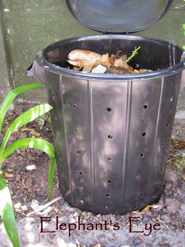 Small compost bin
