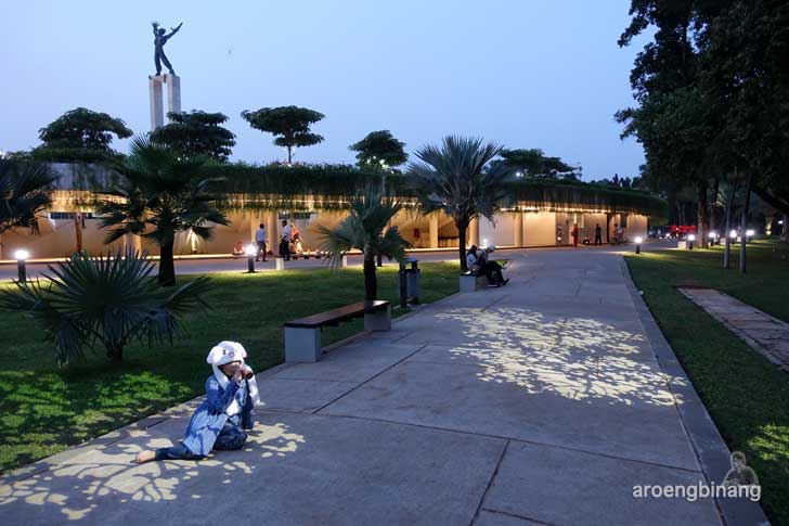 monumen pembebasan irian barat