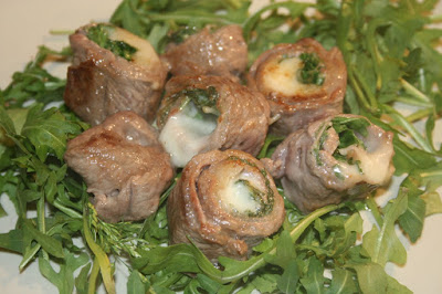 involtini di vitello con rucola, provola e speck