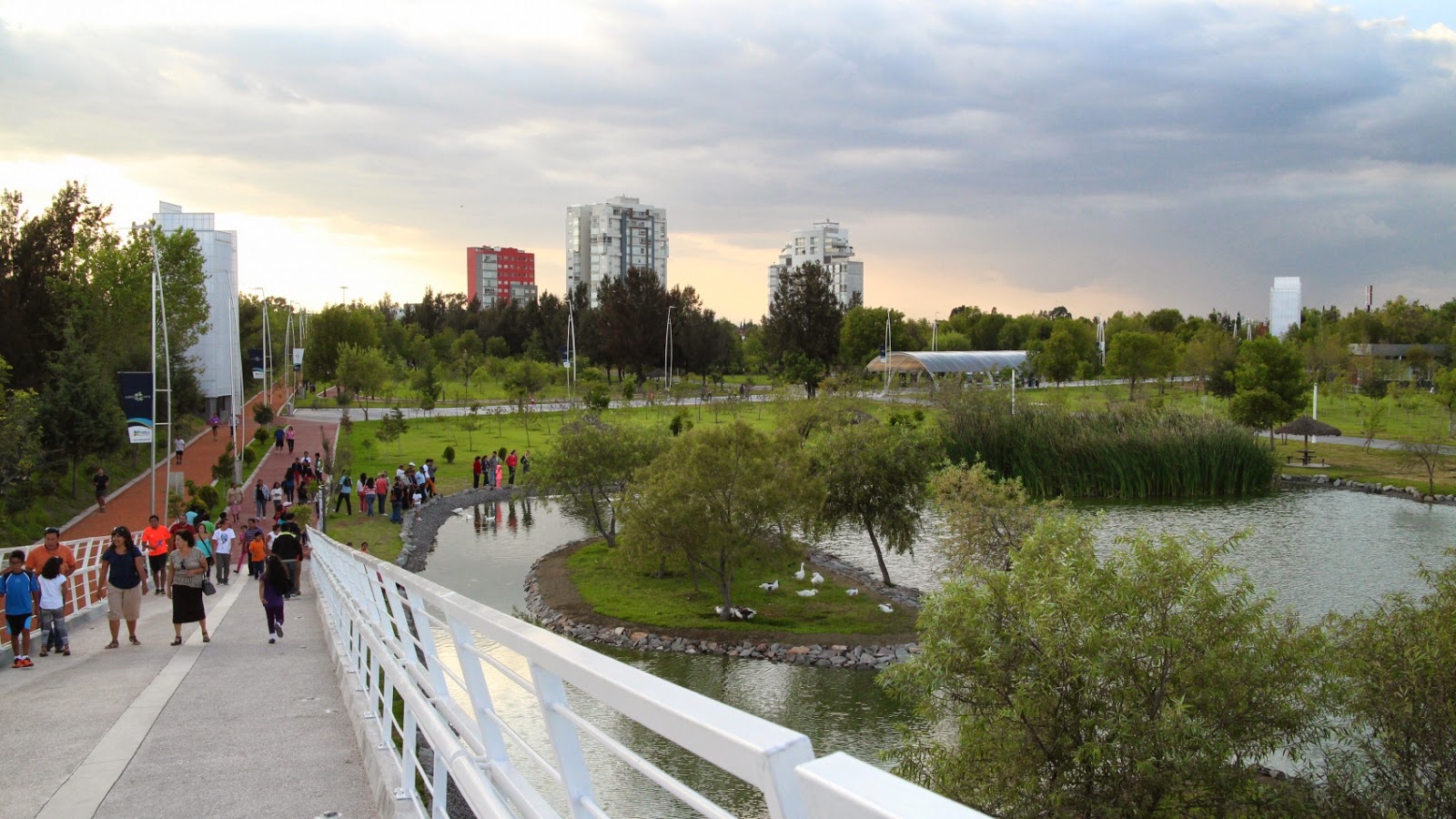 Foto de Parque Lineal De La Puebla De Alfindén en La Puebla de Alfindén, Zaragoza