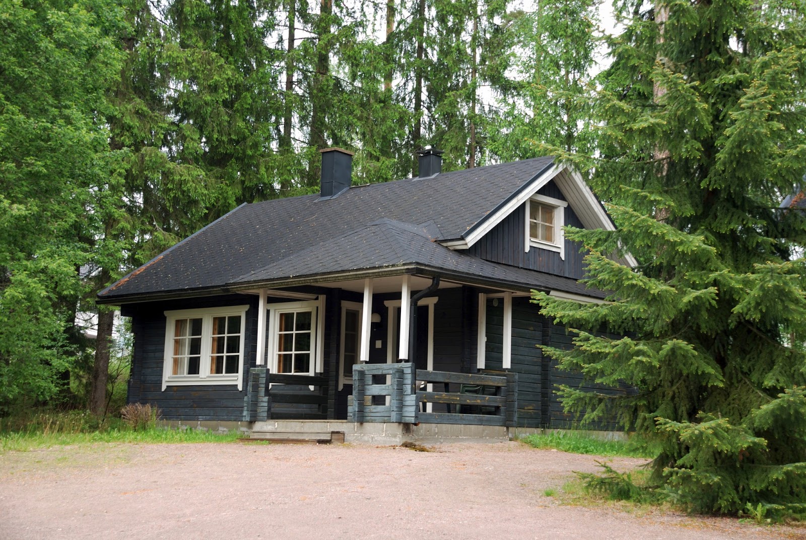 Цвет финских домов тёмный