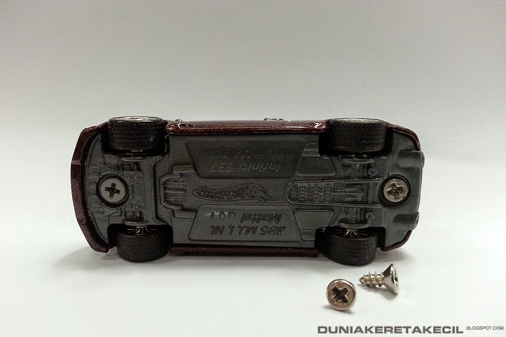 World of Small Car / Dunia Kereta Kecil Hot Wheels Custom; Finding the right SCREW.