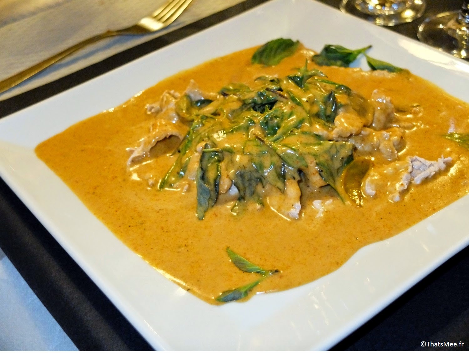 Thai Spices resto Cantine Thaï Paris curry rouge basilic poulet