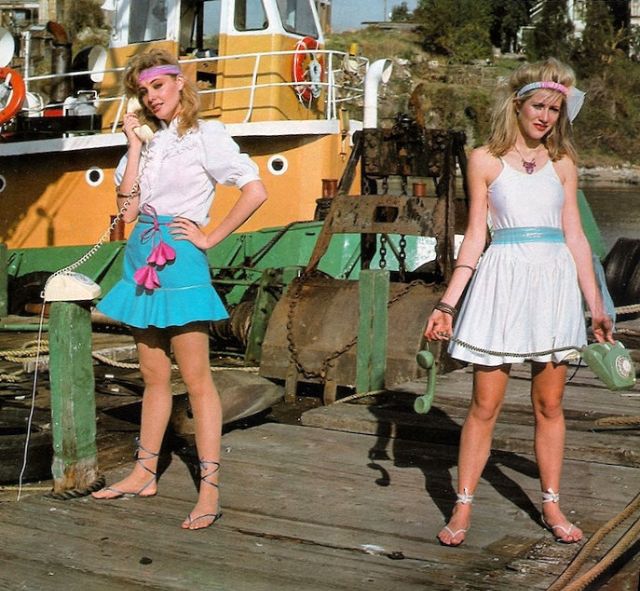 Rah-rah Skirt fashion of 1980s
