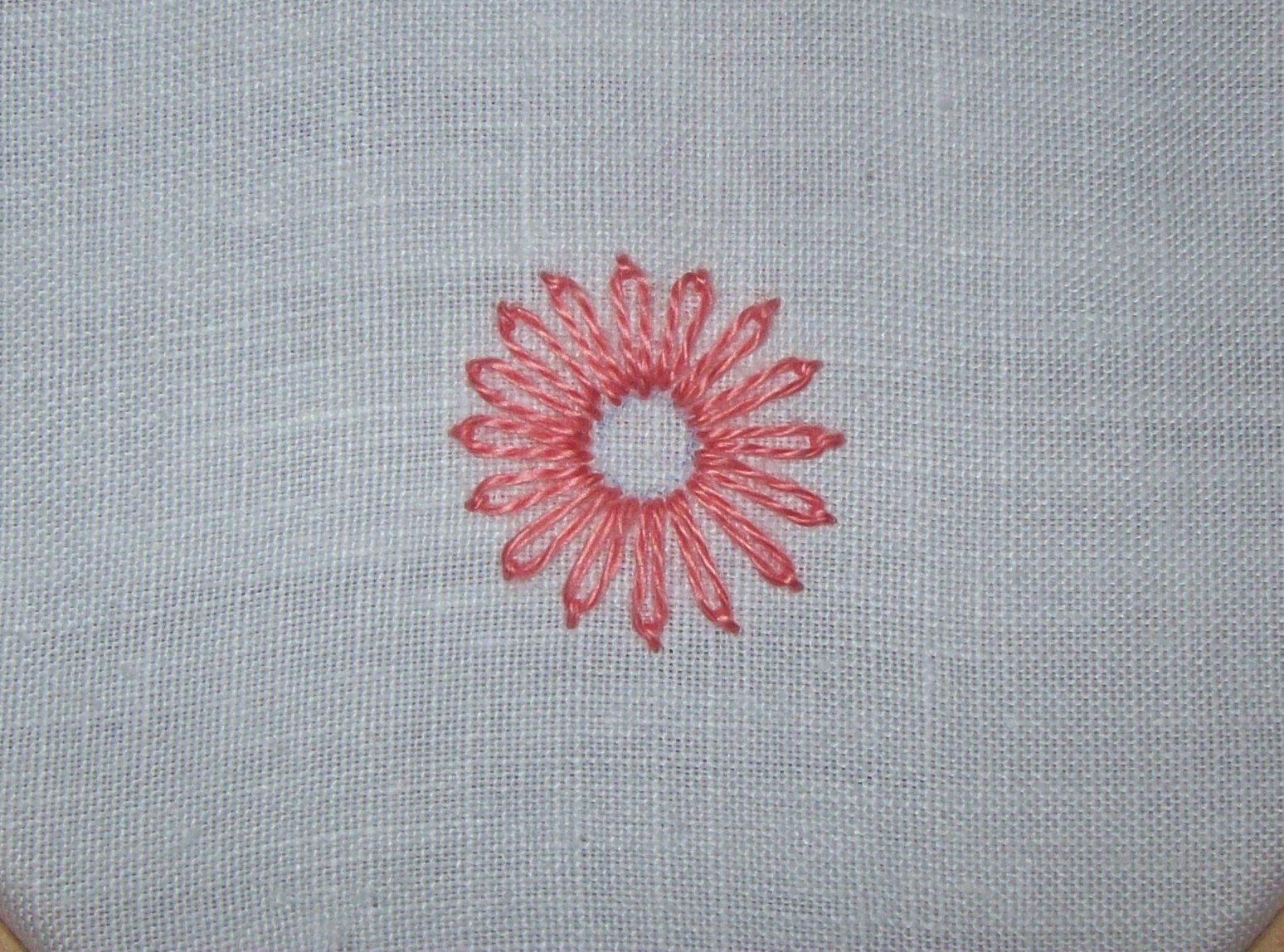 Daniela Mendola Lazy Daisy Stitch Punto Margherita