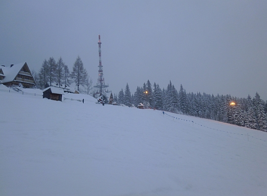 Początkowy fragment krótszej trasy - w tym miejscu trawersujemy zbocze Gubałówki, by ominąć snowpark