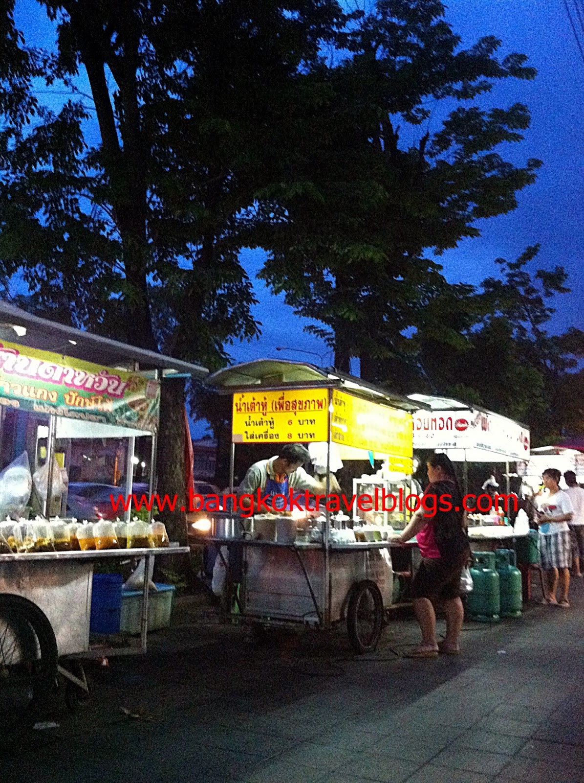 Food Stalls On Street In Bangkok - Thailand Travel Blog