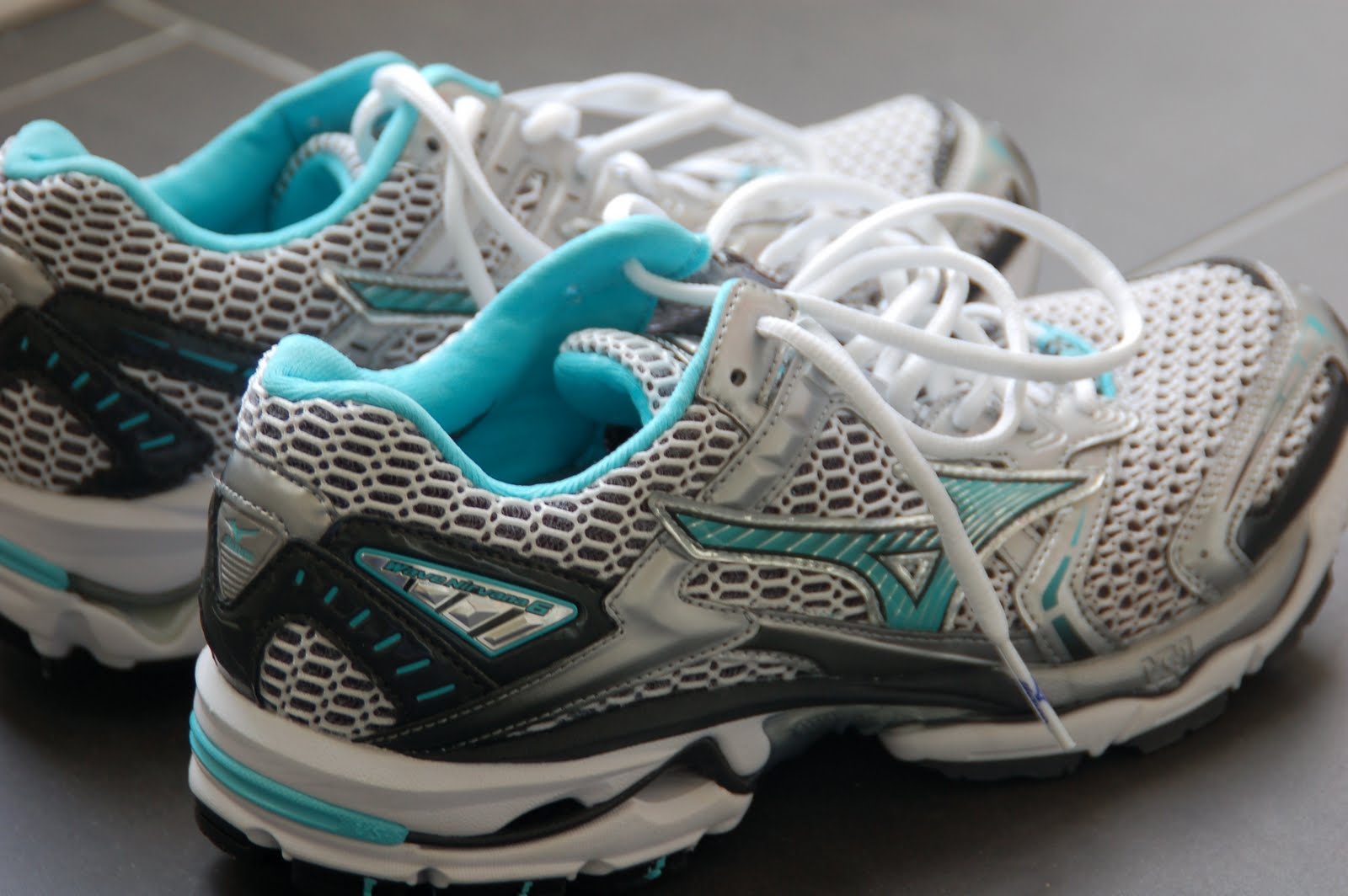 mizuno wave nirvana