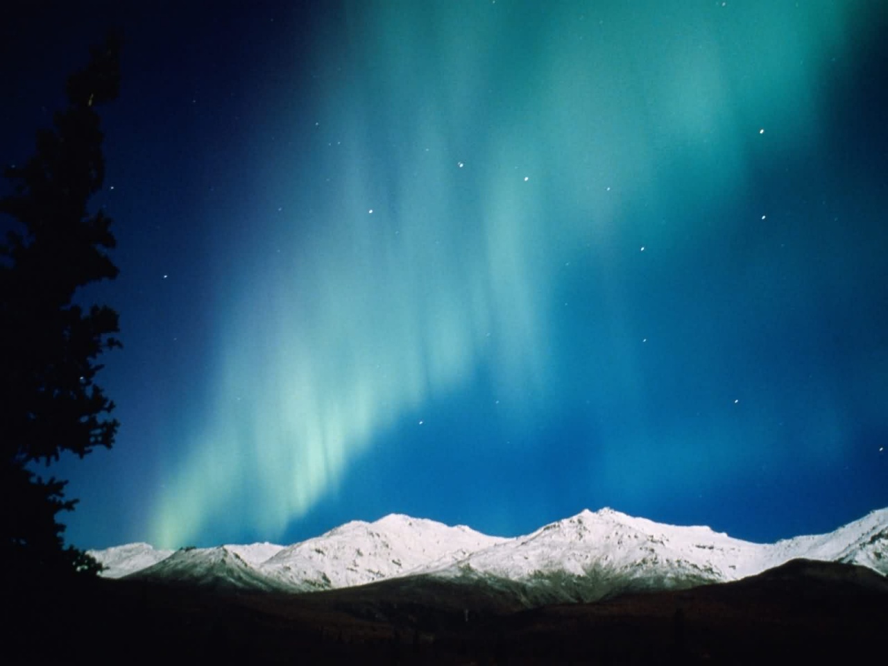 http://3.bp.blogspot.com/-81sBvCd_rQ0/TiTiifAigiI/AAAAAAAACEU/mXyLbTSh4r0/s1600/night-lights-aurora-borealis-alaska-1280x960.jpg