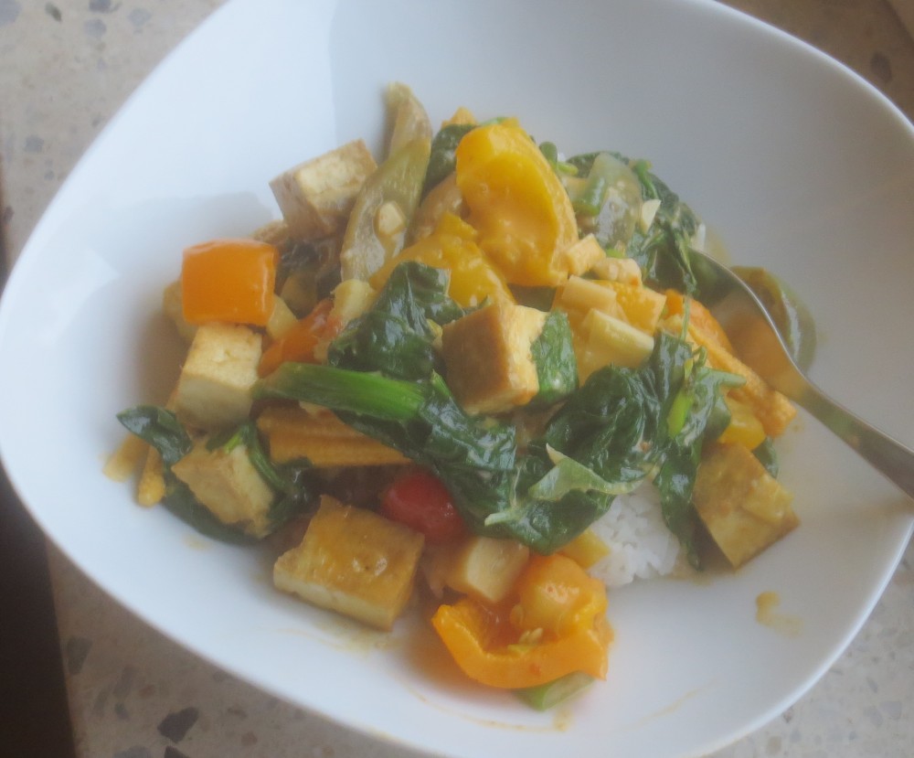 Barbaras Spielwiese: Rotes Thai-Curry mit Gemüse und Tofu