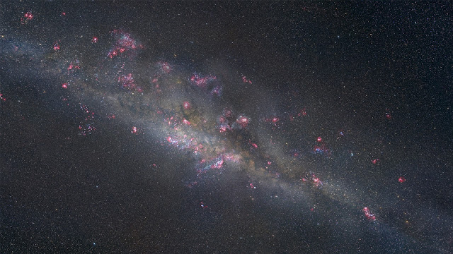 Artist's illustration of unlensed source galaxy