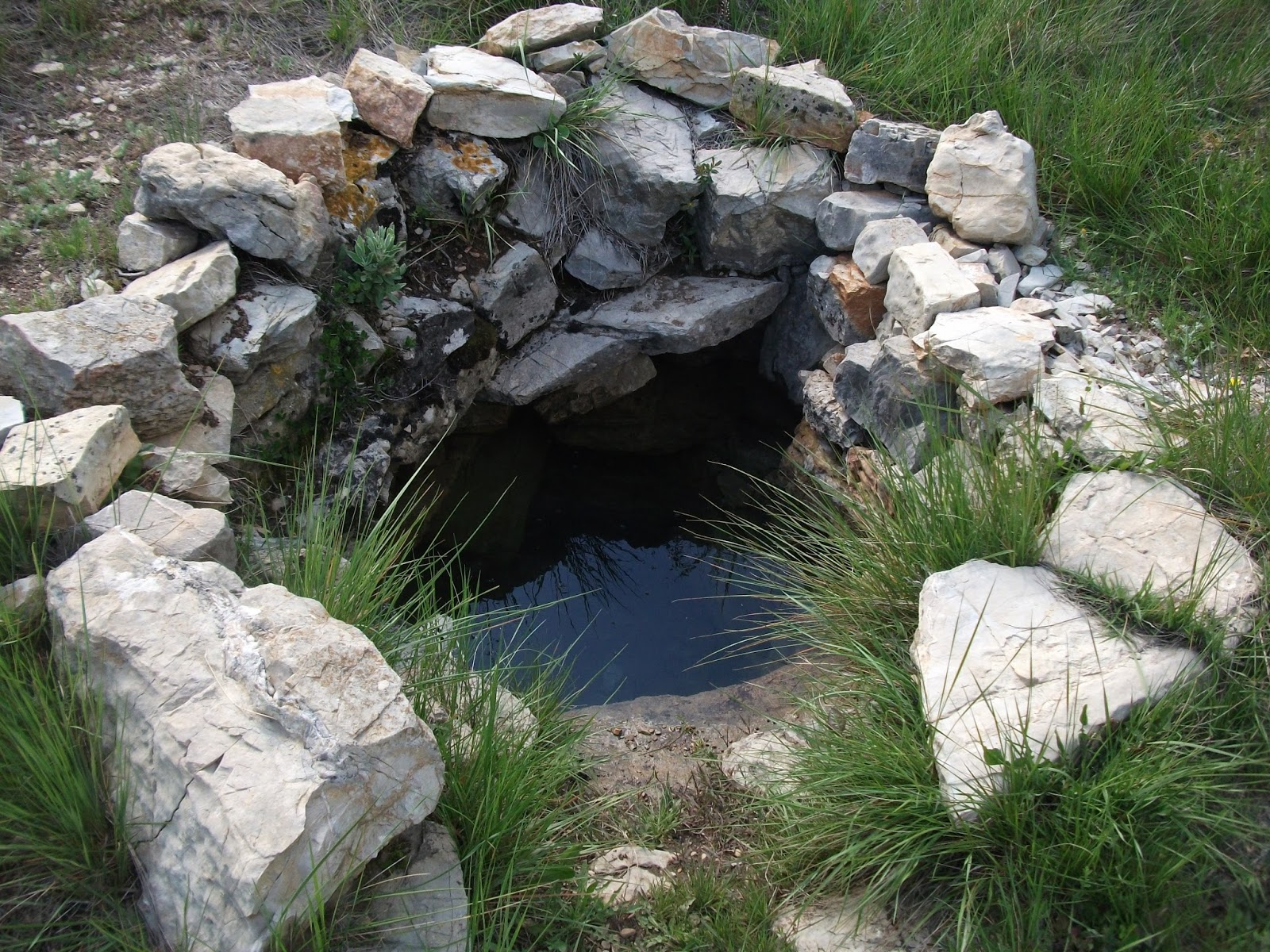 Pozos de piedra seca Buñol: POZO MATIAS