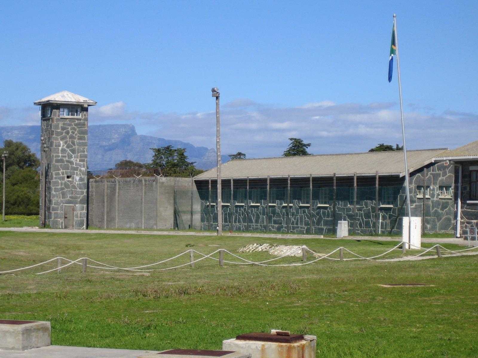 Blog FUAD Informasi Dikongsi Bersama Top 10 Horrifying Prisons Of
