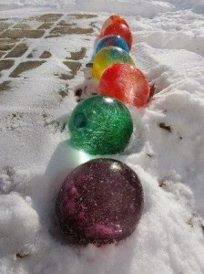 ледяные шары, ледяные скульптуры,новогодние поделки