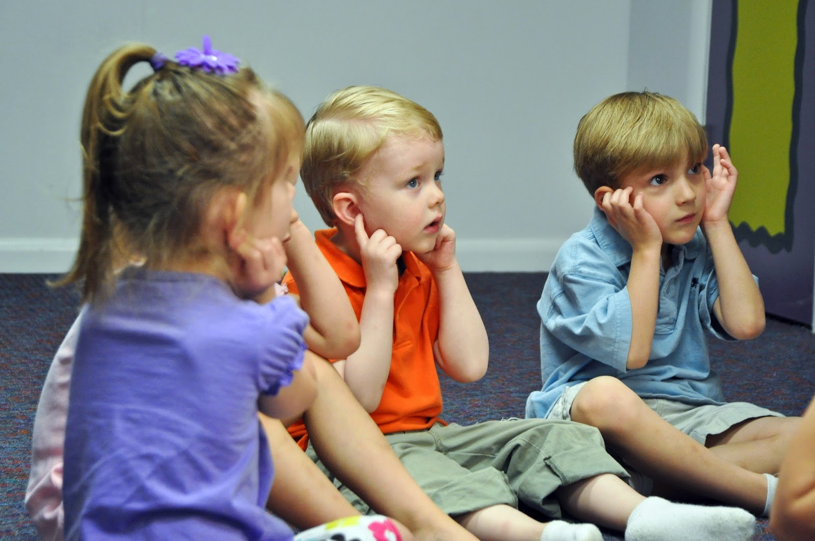 Общение глухих и слабослышащих. Глухие и слабослышащие дети. Дети с нарушением слуха.. Глухие дошкольники. Слабослышащие дошкольники.
