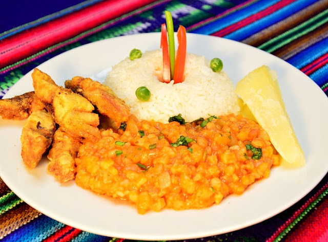 Carapulcra con Chicharrón de Pescado