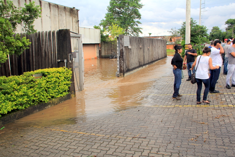 A Verdade SJP Por culpa da má gestão do prefeito Setim diversas enchentes ocorrem em São José