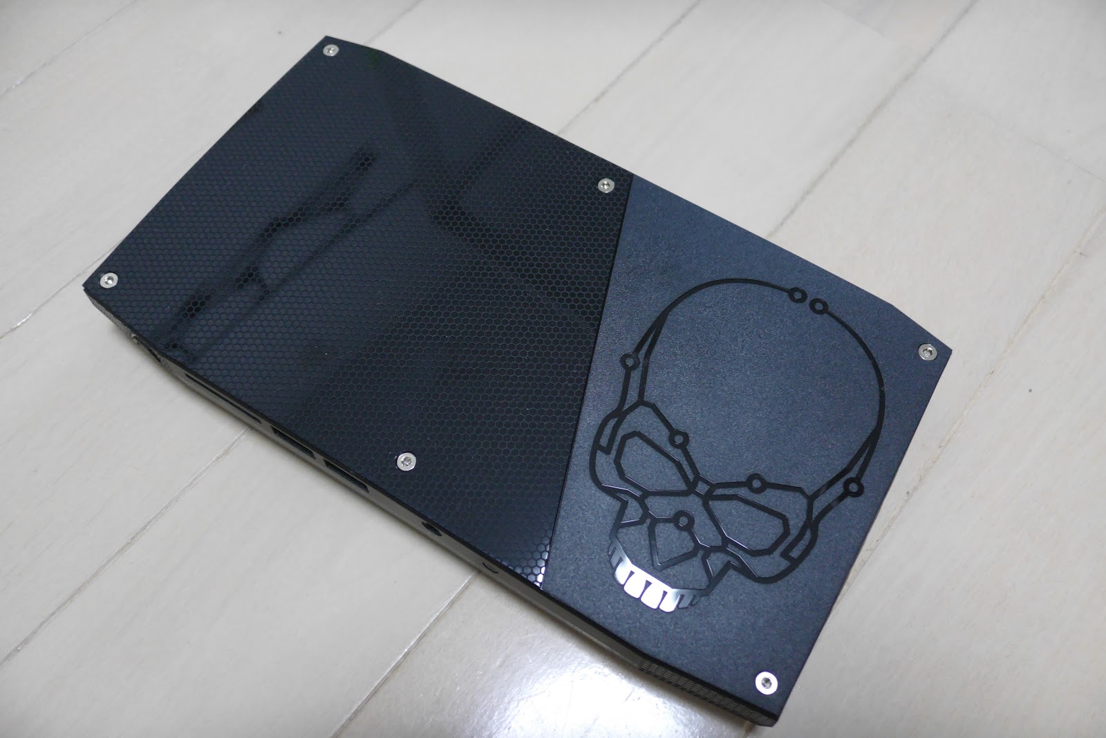 強みの極み Intel Nuc Kit Nuc6i7kykを購入しました Peach Breeze