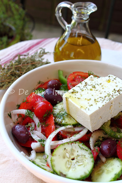 Salata greceasca a la Jamie/ Greek salad a la Jamie