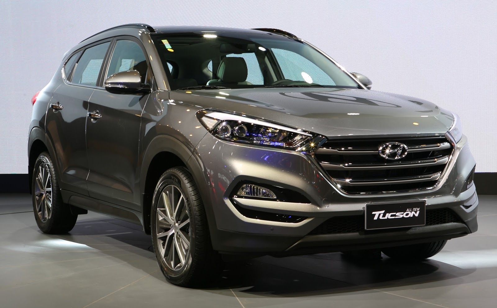 Hyundai mostra novo Tucson, Elantra 2017 e ix35 mais econômico