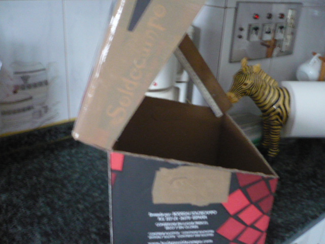 Como reciclar una caja de vino de carton