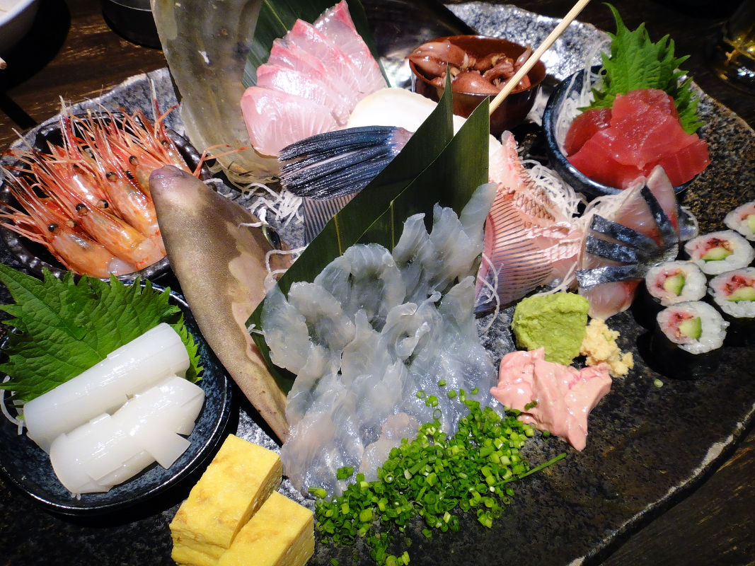 歴代の刺身6点盛り写真 海蔵 神保町 食雑写記