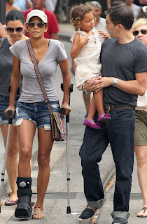 PICTURE of Halle Berry On Crutches: She Broke Her leg Chasing A Goat 5