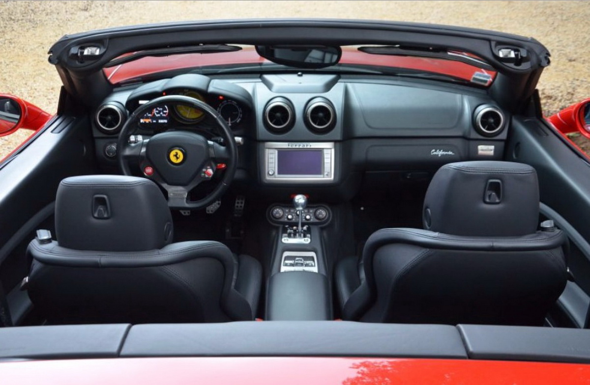 Ferrari-California-Manual-03.jpg