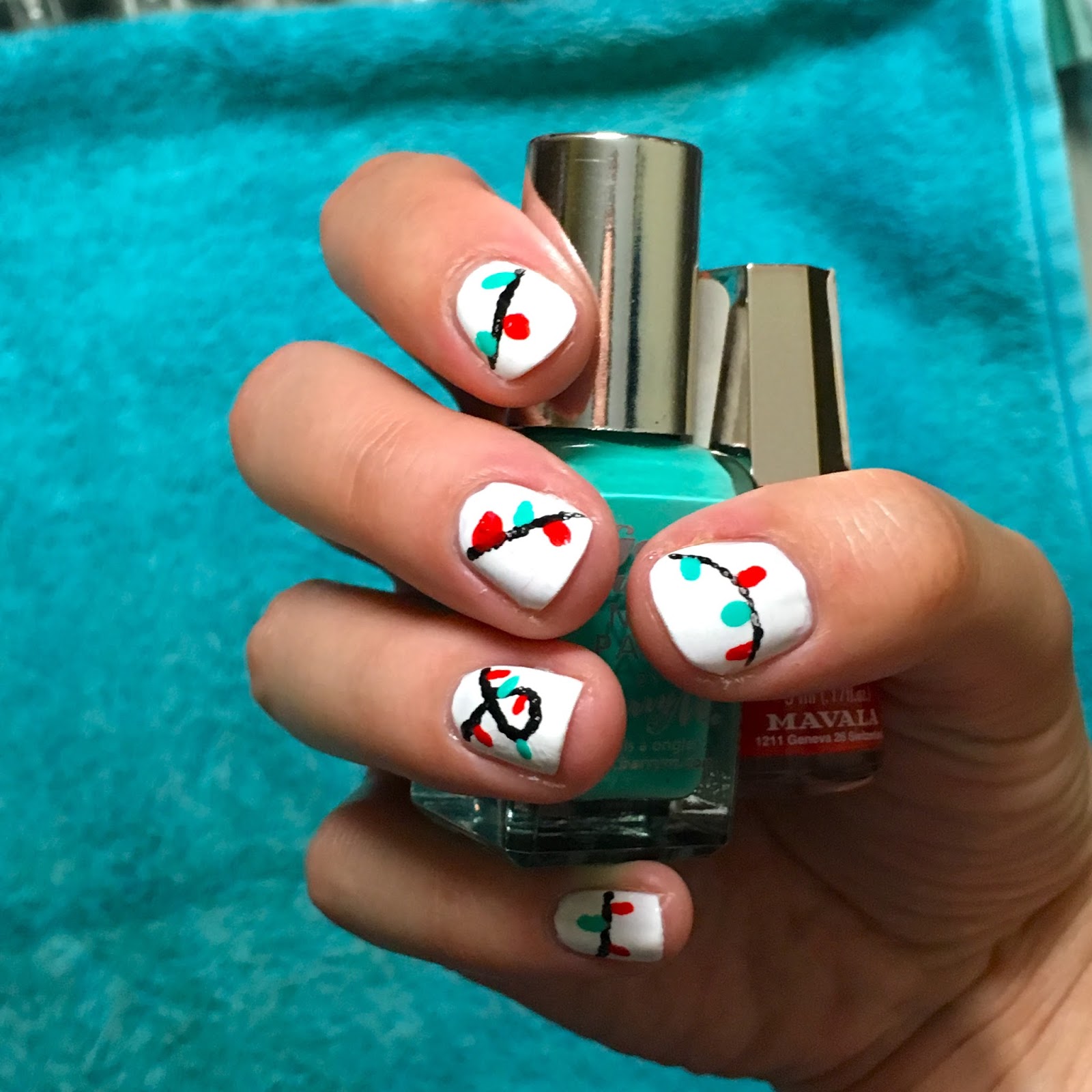 Suzy Qtip Festive Nail Art Christmas Lights