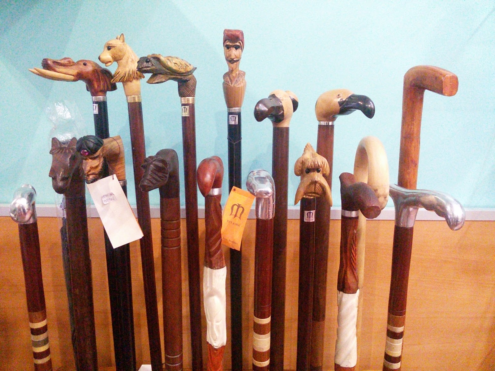 bastones de madera tallados a mano | Regalos Artesanía y Diseño Barcelona