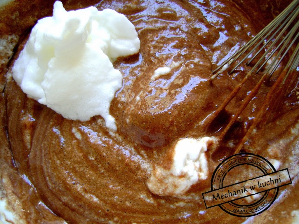 Czekoladowy deser z koroną mus czekoladowy Mechanik w kuchni smaki portugali biedronka