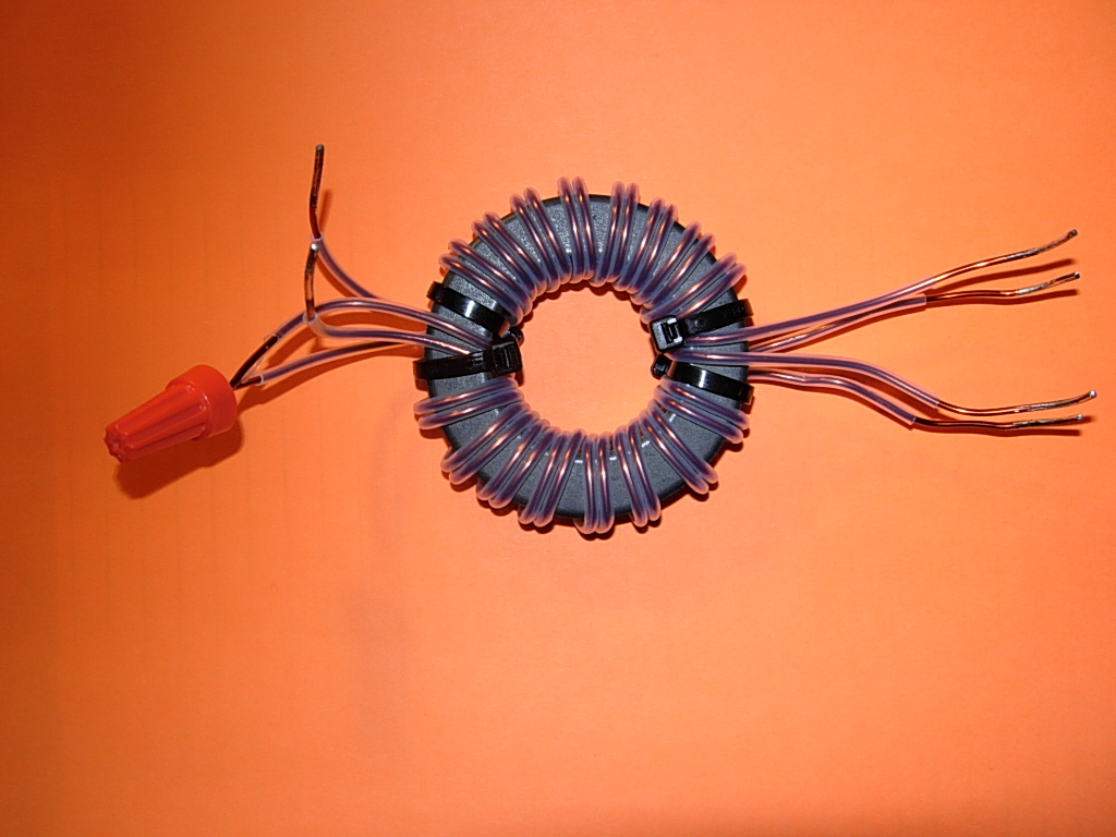 W7YV Ham Radio RF Baluns and 20M Vertical Antenna Photos