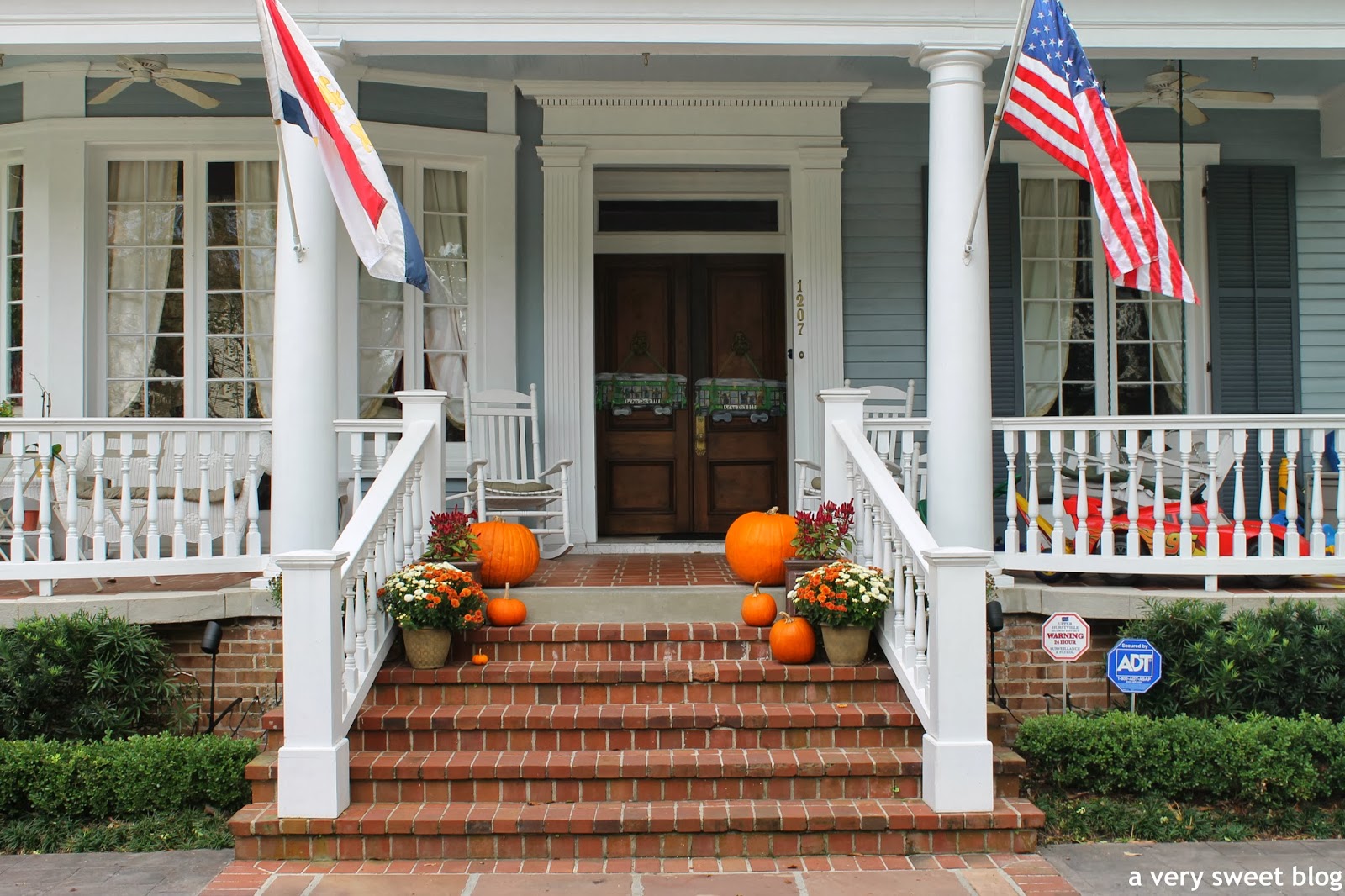 Halloween Decorated Homes New Orleans 2013 A Very Sweet Blog
