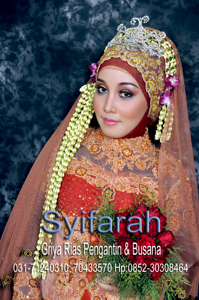 Rias pengantin muslimah, dki jakarta, indonesia. Pengantin Muslim Modifikasi Tradisional Di Pomdam Surabaya