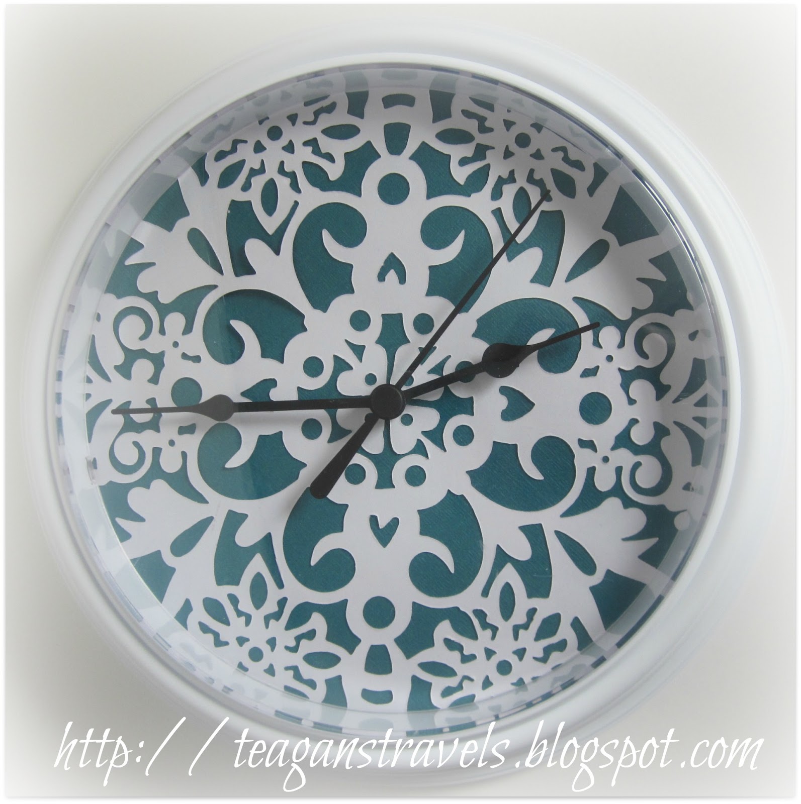 Teagan's Travels: Tick Tock...Wall Clock Makeover Tutorial