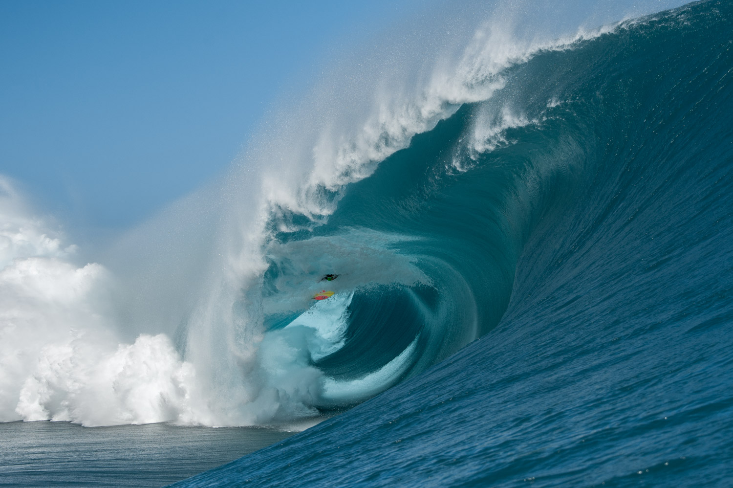 Какие сейчас волны. Опасные волны. Самые опасные волны. Самая опасная волна в мире. Опасные волны на море.