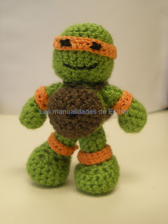 Tortuga Ninja hecha a crochet de frente