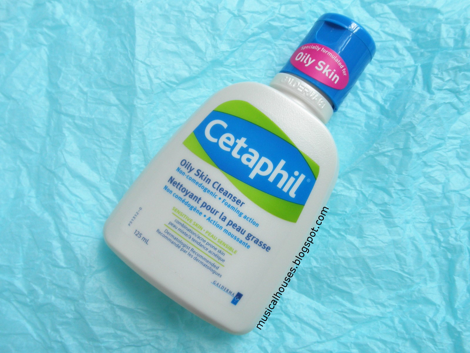 Cetaphil Oily Skin Cleanser Review and Ingredients Analysis of Faces
