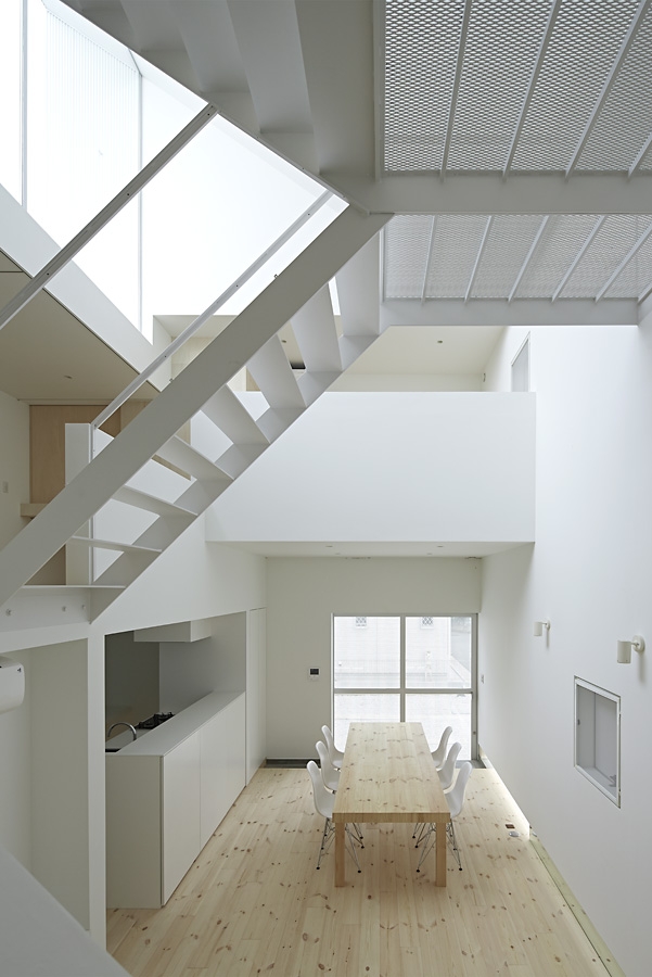 07-A-L-X-Sampei-Junichi-Architecture-Building-that-Envelops-Beauty-www-designstack-co