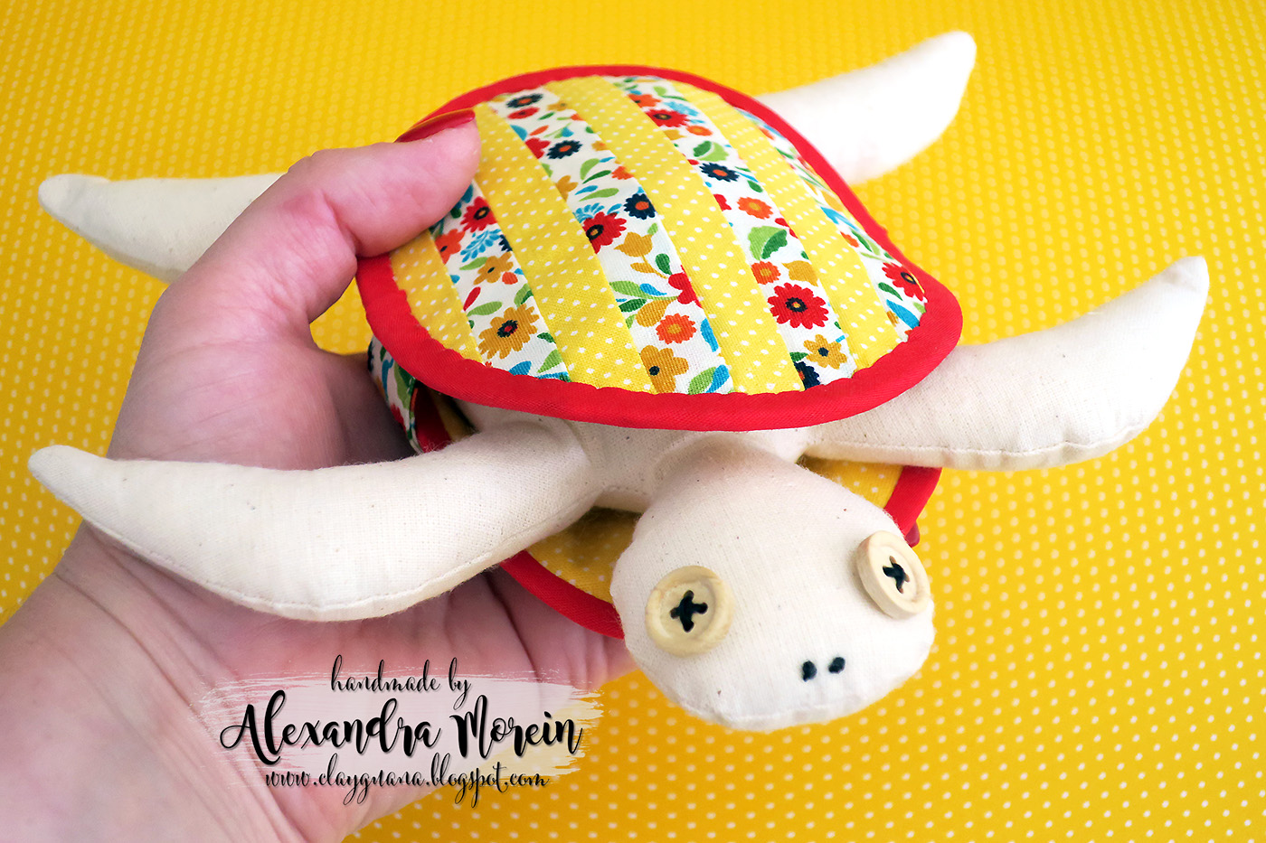 *ClayGuana A Sea Turtle Pin Cushion and a Sewing Organizer