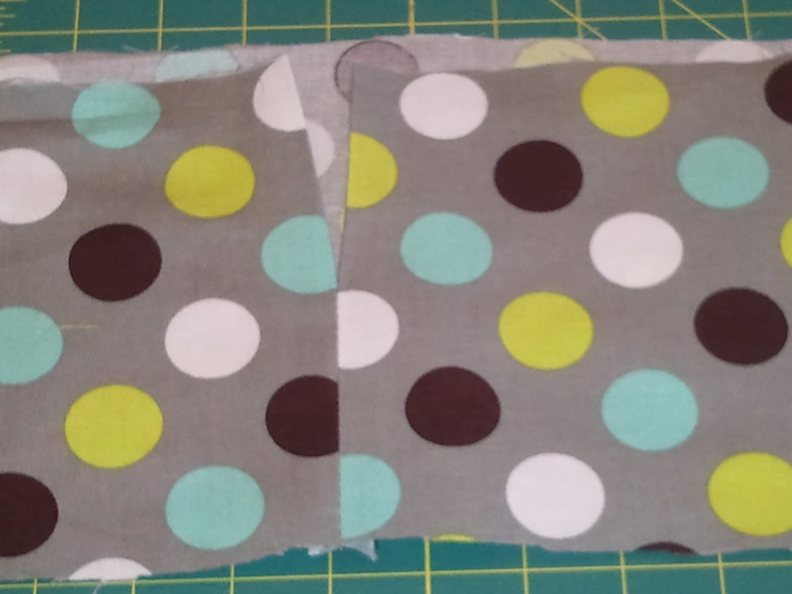 How to make a Clown Collar for a Pillowcase Dress Clown Collar with