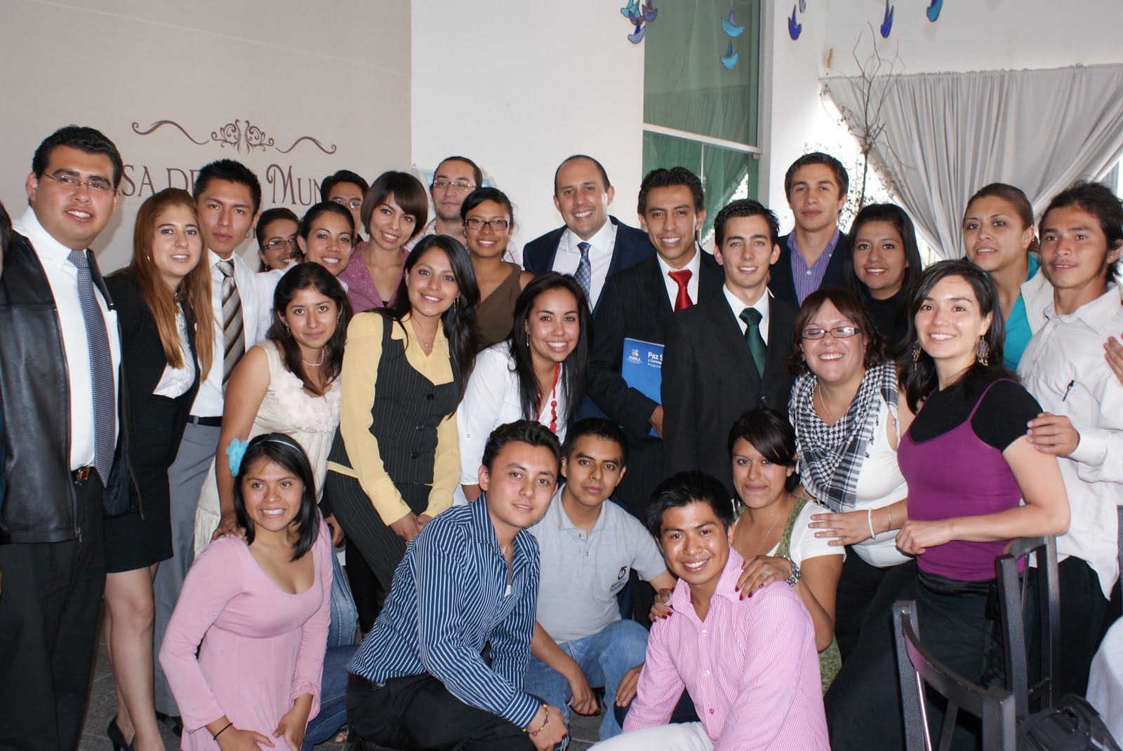 Fernando Manzanilla Manzanilla Prieto se reúne con estudiantes