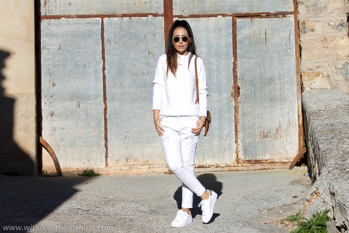 Look Blanco total con Jeans Boyfriend Meltin' Pot y Adidas Superstar | With  Or Without Shoes - Blog Influencer Moda Valencia España
